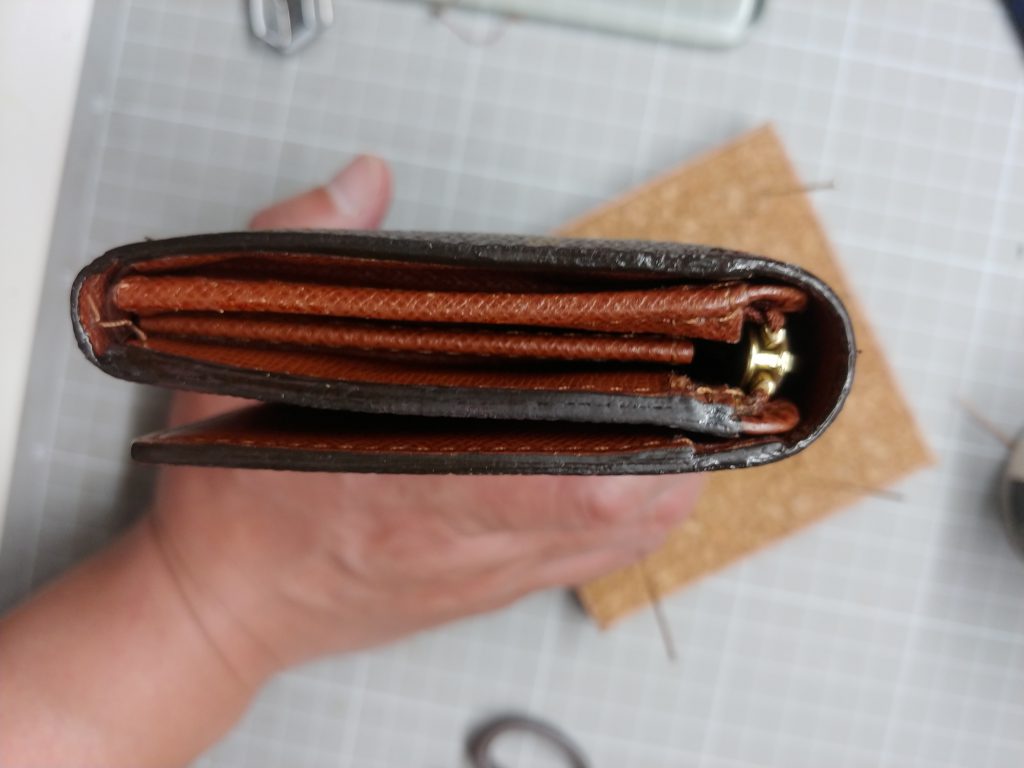 ルイヴィトンの財布の修理after