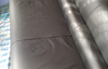 クロム革のソファー